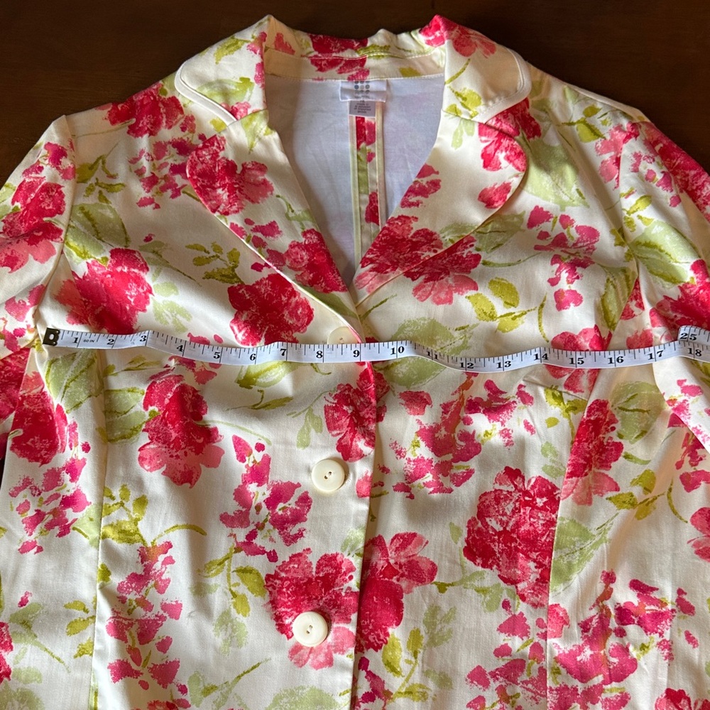 Apt. 9 Cream and Red Floral Blazer - Picture 8 of 11